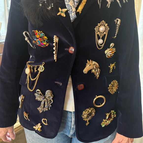 Vintage Inspired Brooches - Picture 4 of 5